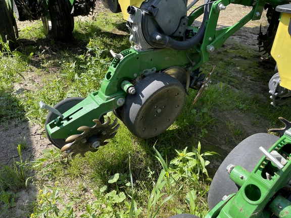 2015 John Deere 1775NT Planter