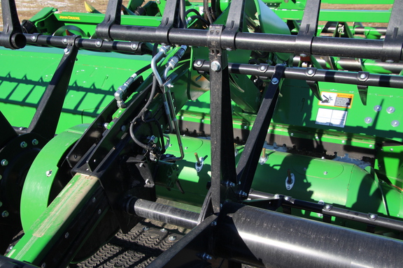 2024 John Deere RD40F Header Combine