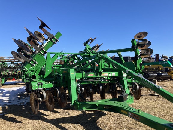 2023 John Deere 2730 Disk Ripper