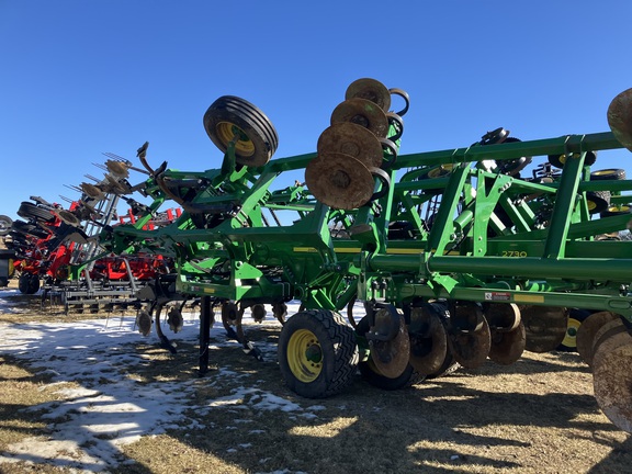 2023 John Deere 2730 Disk Ripper