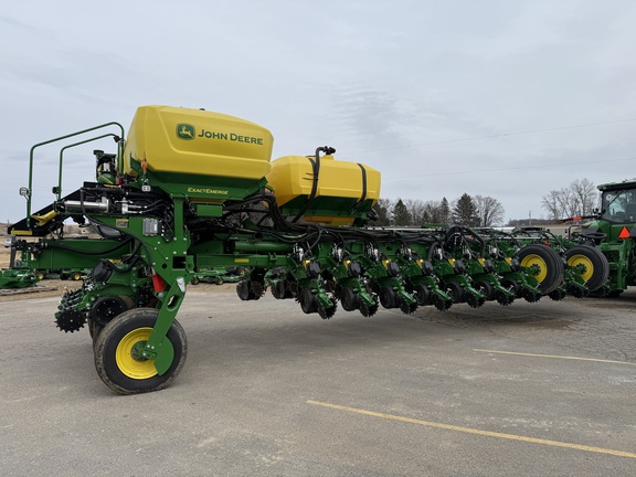 2025 John Deere 1775NT Planter