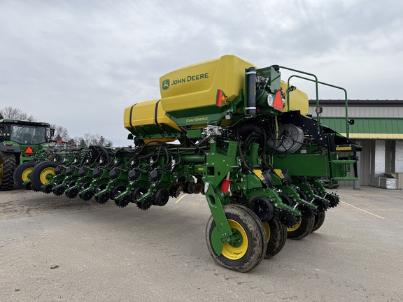2025 John Deere 1775NT Planter