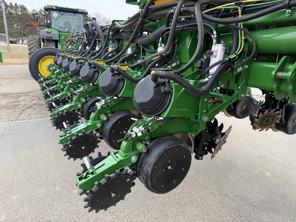 2025 John Deere 1775NT Planter