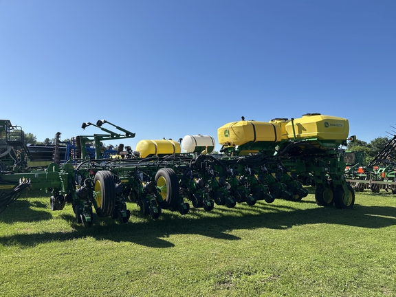 2025 John Deere 1775NT Planter