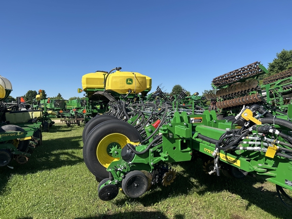 2025 John Deere 1775NT Planter