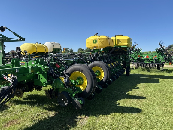 2025 John Deere 1775NT Planter