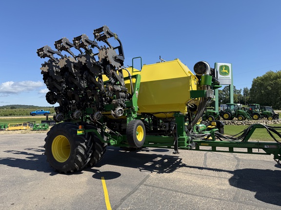 2023 John Deere ST12 Applicator