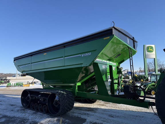 2022 Brent V1300 Grain Cart