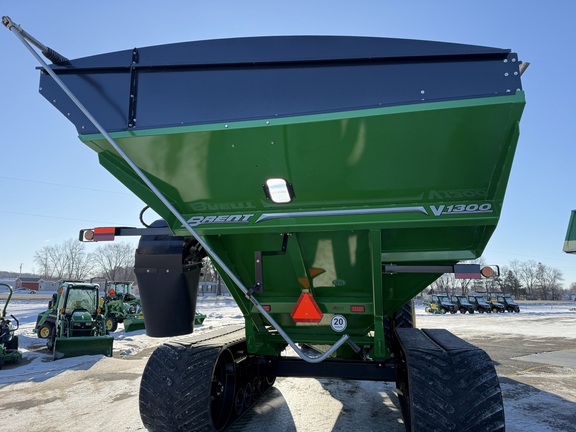 2022 Brent V1300 Grain Cart