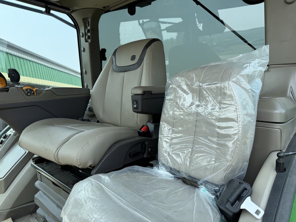 2023 John Deere 8R 370 Tractor