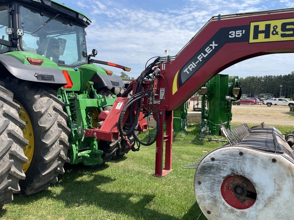 2011 H&S TFM2135 Hay Merger