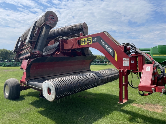 2011 H&S TFM2135 Hay Merger