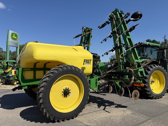 2023 Fast Distributing 8118 Applicator
