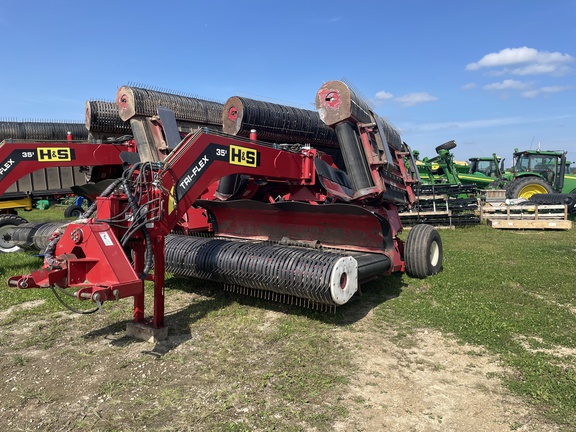 2011 H&S TFM2135 Hay Merger