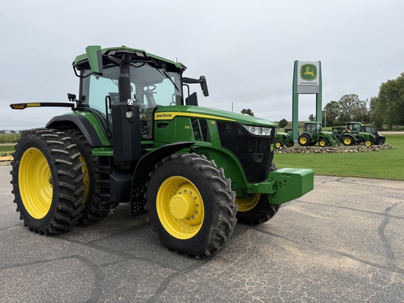 2024 John Deere 7R 270 Tractor