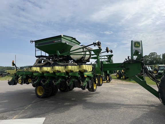 2014 John Deere DB44 Planter