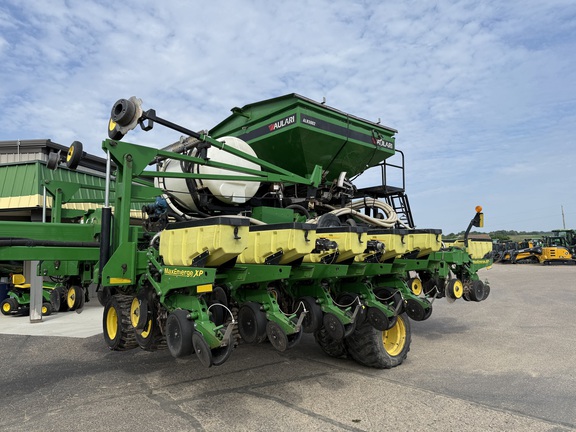 2014 John Deere DB44 Planter