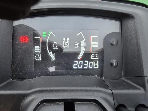 2017 John Deere X734 Garden Tractor