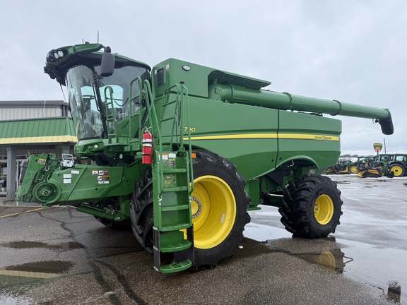 2024 John Deere S790 Combine