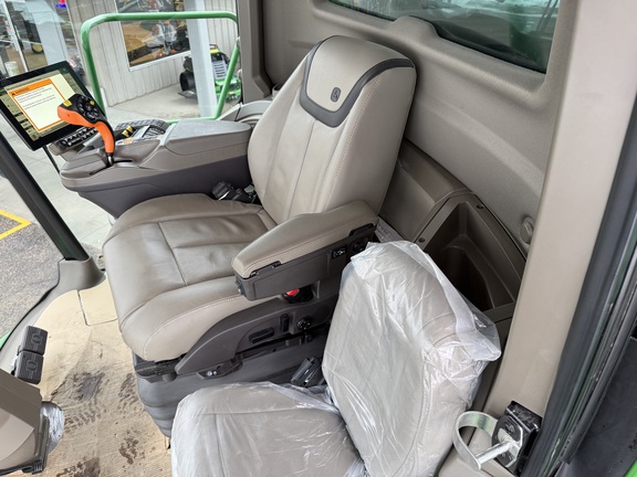 2025 John Deere S7 800 Combine