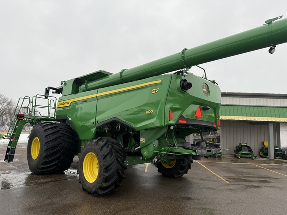 2025 John Deere S7 800 Combine