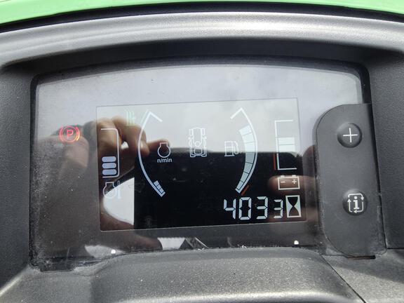 2023 John Deere X758 Garden Tractor