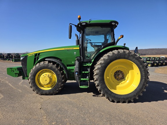 2018 John Deere 8320R Tractor