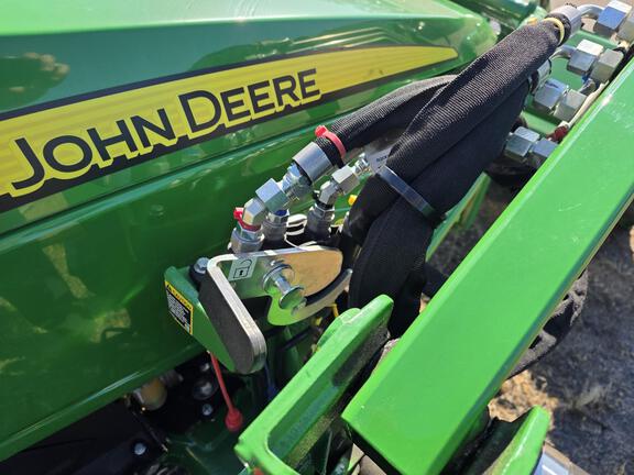 2022 John Deere 1025R Tractor Compact