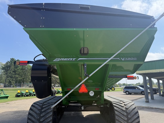 2024 Brent V1300 Grain Cart