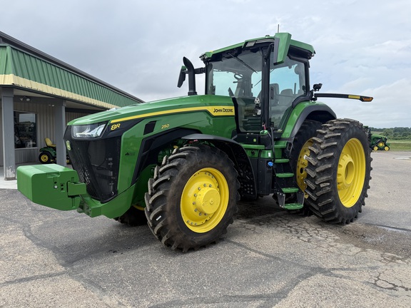 2025 John Deere 8R 250 Tractor