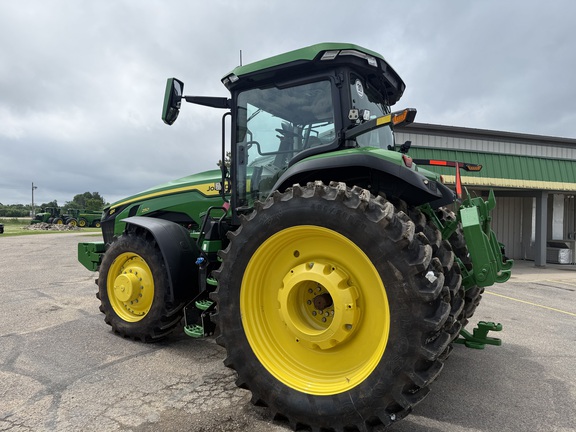 2025 John Deere 8R 250 Tractor