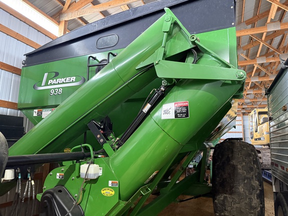 2007 Parker 938 Grain Cart