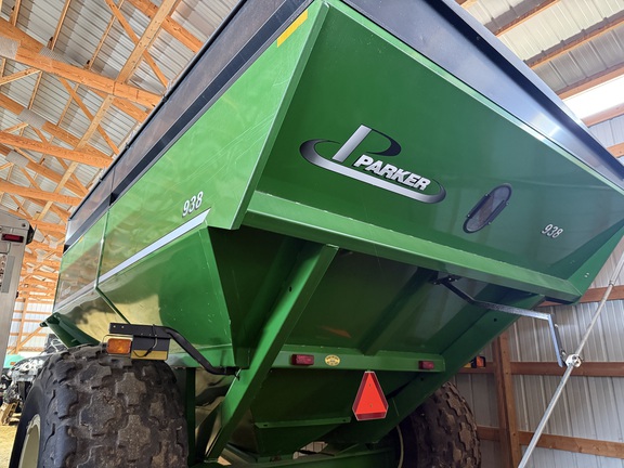 2007 Parker 938 Grain Cart