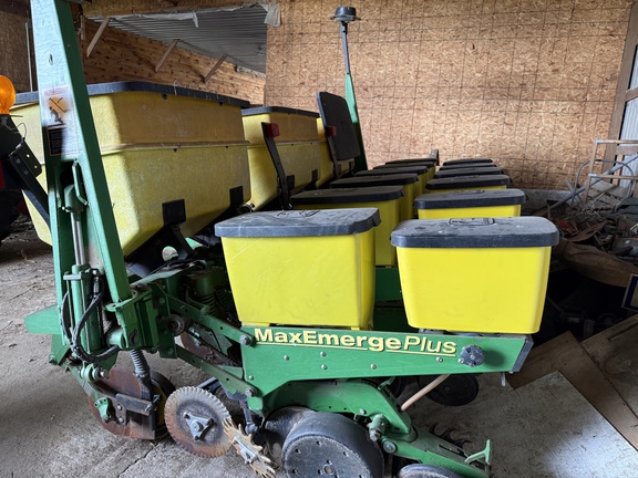 John Deere 1750 Planter