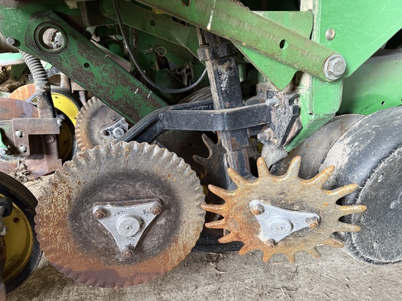John Deere 1750 Planter