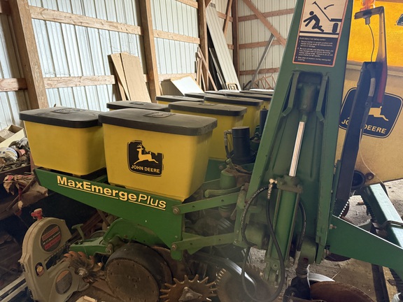 John Deere 1750 Planter