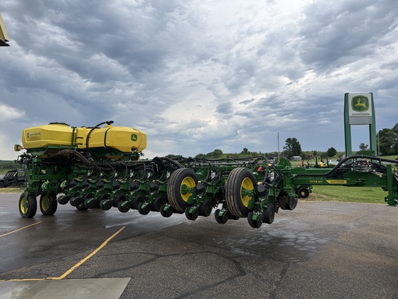 2026 John Deere 1775NT Planter