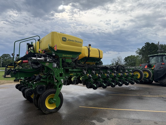 2026 John Deere 1775NT Planter
