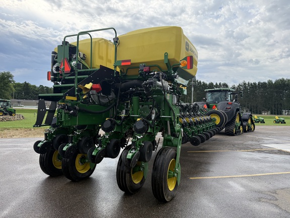 2026 John Deere 1775NT Planter