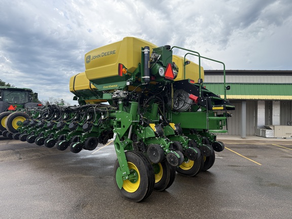 2026 John Deere 1775NT Planter