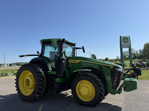 2025 John Deere 8R 250 Tractor