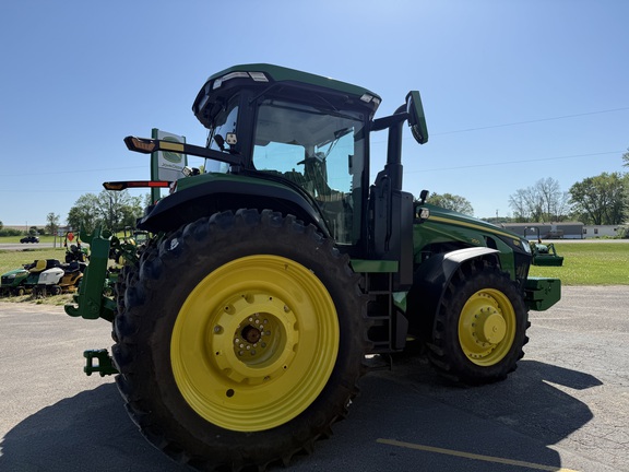 2025 John Deere 8R 250 Tractor