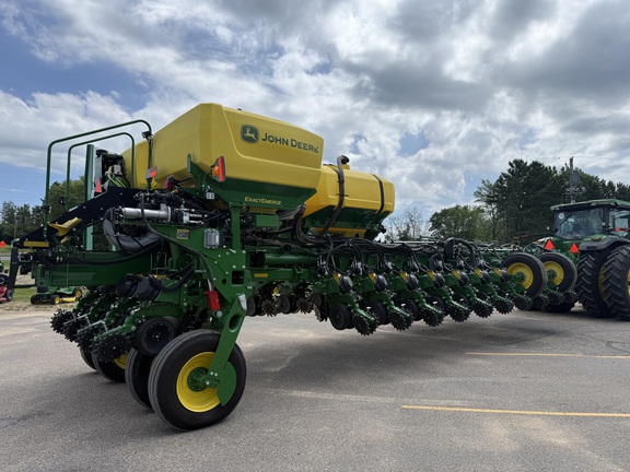 2026 John Deere 1775NT Planter
