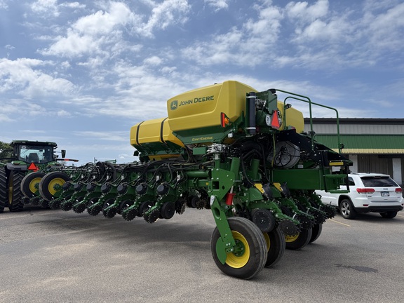 2026 John Deere 1775NT Planter