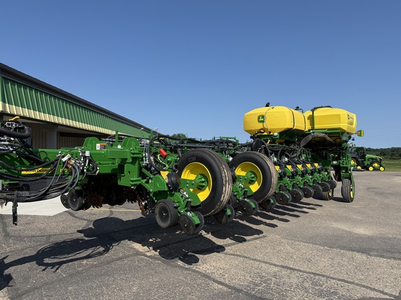 2026 John Deere 1775NT Planter