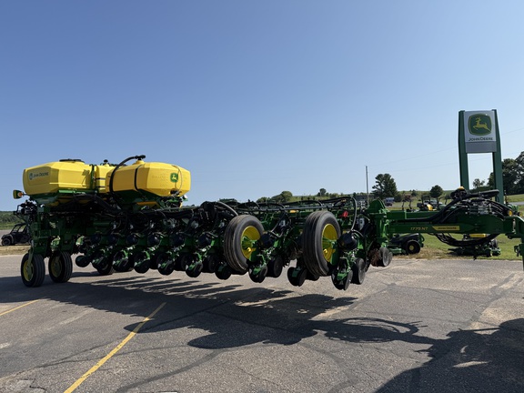 2026 John Deere 1775NT Planter