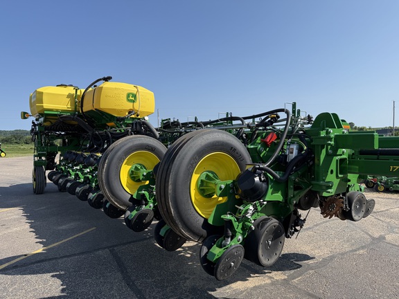 2026 John Deere 1775NT Planter