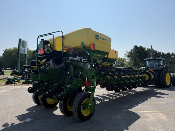 2026 John Deere 1775NT Planter