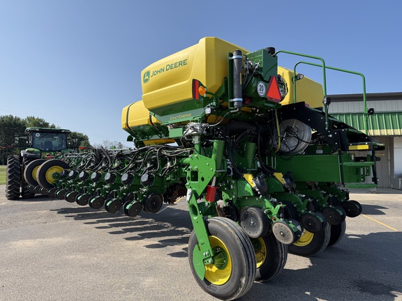 2026 John Deere 1775NT Planter