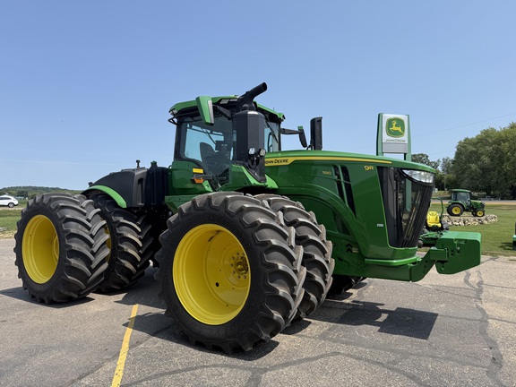 2025 John Deere 9R 590 Tractor 4WD